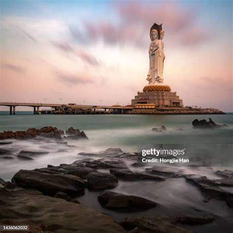 Nanshan Temple! A Majestic Oasis of Serenity and Cultural Significance