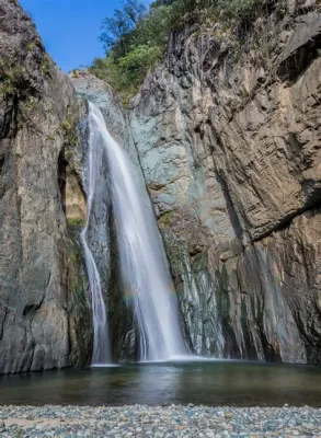 Jarabacoa's Salto de Jimenoa: An Enchanting Plunge into Nature's Embrace!