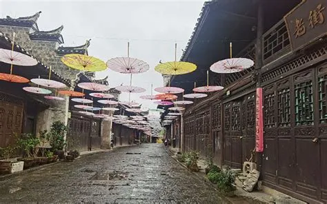 Liye Ancient Town! Unearthing History and Savoring Local Delights!