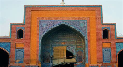 Shah Jahan Mosque a Majestic Architectural Marvel Overlooking the Indus River!