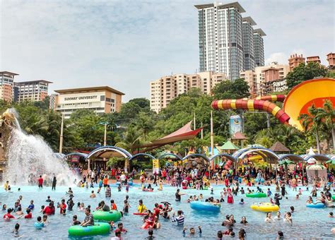  What Makes The Water Park at Liaocheng A Splashing Good Time?!