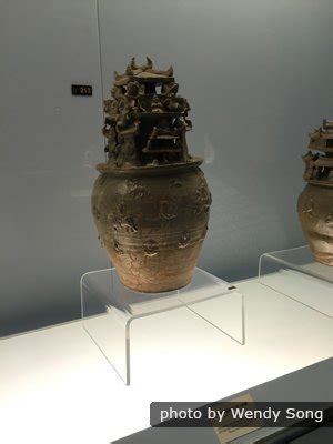 Yixing Pottery Museum: An Ancient Craft Meets Modern Marvels!